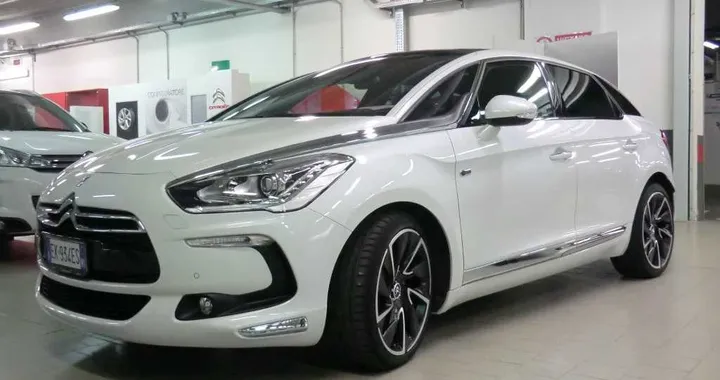 Citroen DS5: Lusso e Tecnologia Francesi