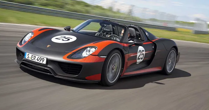 Porsche 918 Spyder, nuove foto e dettagli ufficiali