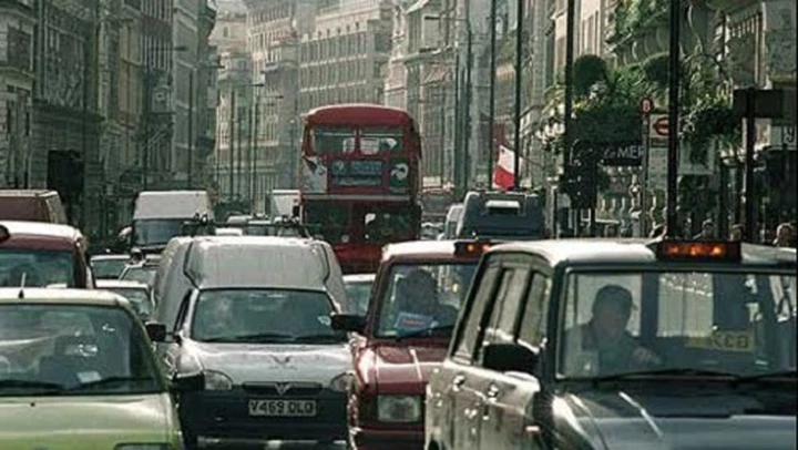 A Londra, una tassa per auto più inquinanti