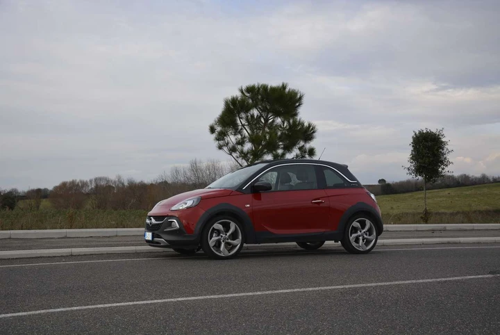 Opel Adam Rocks in prova