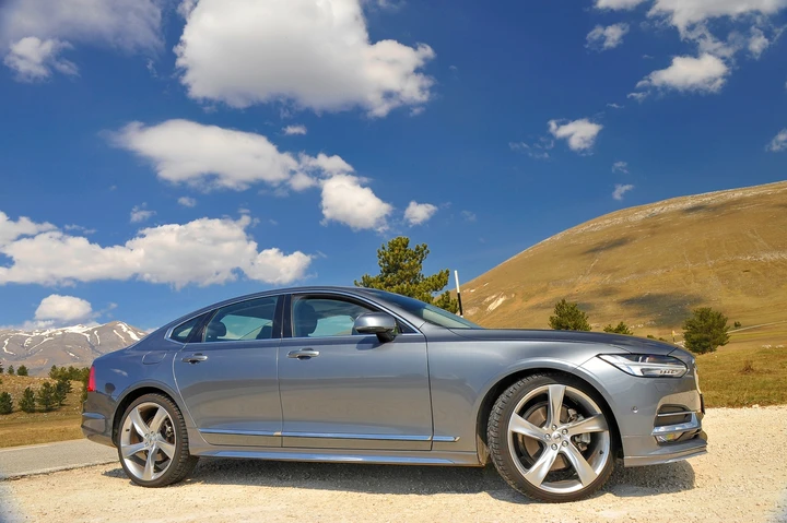Volvo S90 e V90, la prova su strada