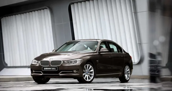 Bmw Serie 3 passo lungo a Pechino 2012