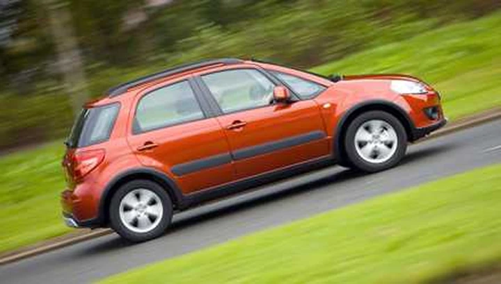Francoforte: Suzuki presenta il restyling della SX4