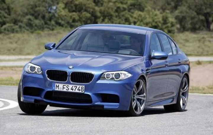 La nuova BMW M5 conquista il Nurburgring