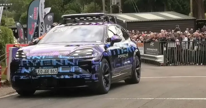 Porsche Cayenne EV, ancora camuffata, stabilisce un record
