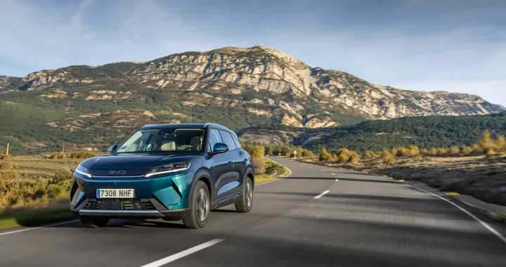 BYD lancia la sfida: ecco il SUV plug-in che punta al trono europeo