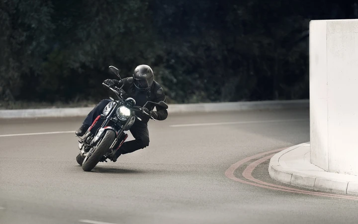 Triumph Trident 660: debutta la nuova ed emozionante roadster 3 cilindri