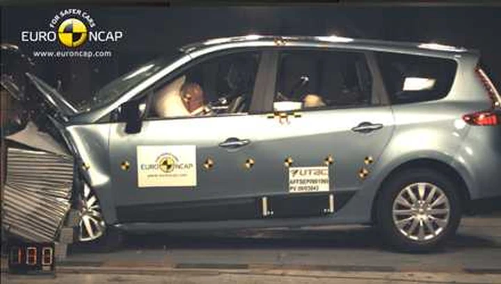 Euro NCAP: 5 stelle per la Renault Grand Scénic