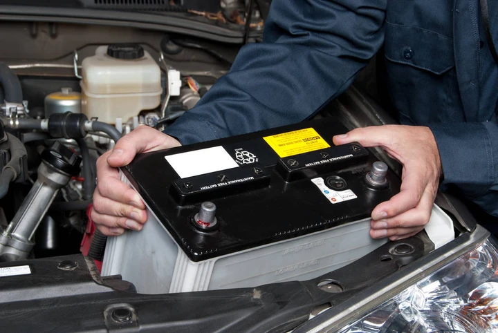 Batteria auto: quanto dura, costo, sostituzioni