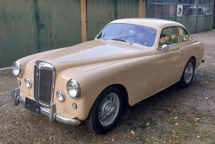 MG TD: capolavoro di stile italo-americano all'asta di Car & Classic