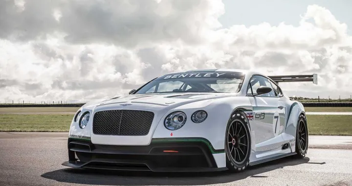 Bentley Continental GT3 al Salone di Parigi