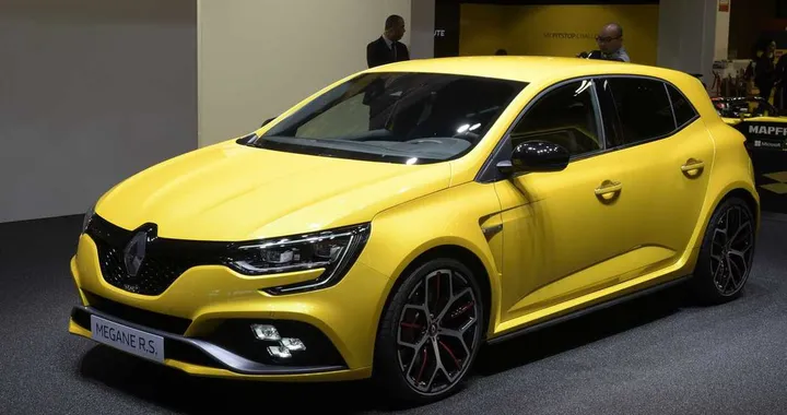 Salone di Parigi: la Renault Megane R.S. diventa Trophy