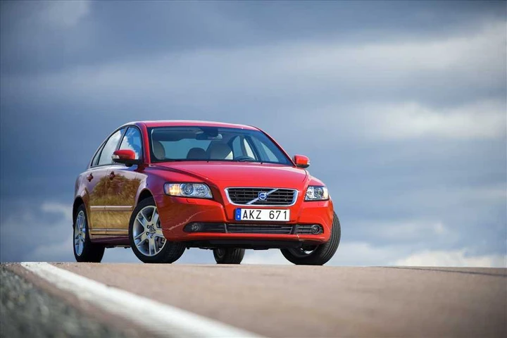 VOLVO S40