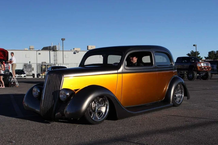 Sema 2012, donne e motori