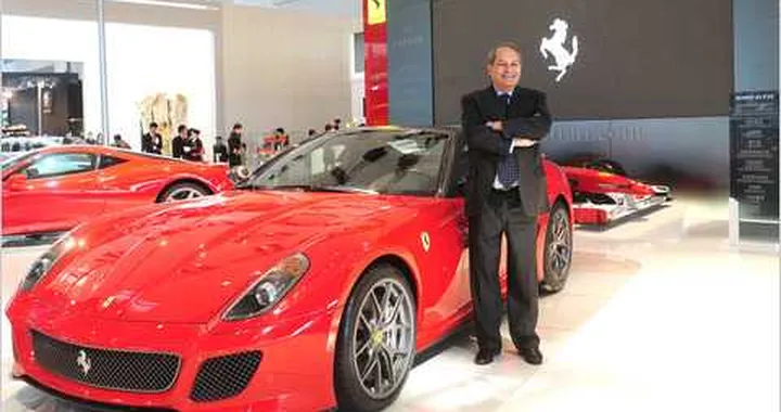 Cina: Ferrari? Bellissima, meglio se limousine