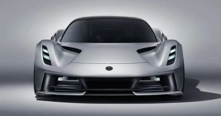 Lotus Evija nel mirino del CEO: “Oltre 1.800 kg è mediocre”
