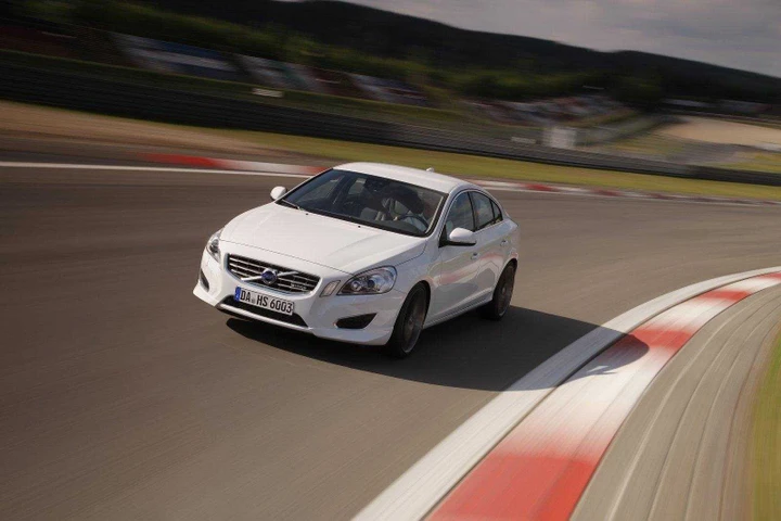 Volvo S60: è già tuning per l'ultima nata di Goteborg