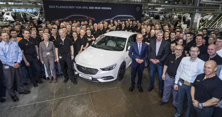 Opel Insignia Grand Sports: prodotto il primo esemplare