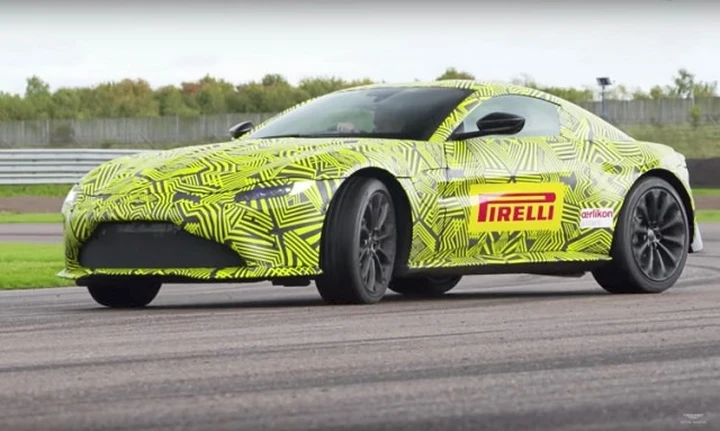 Aston Martin Vantage 2018: test con Verstappen in vista della presentazione