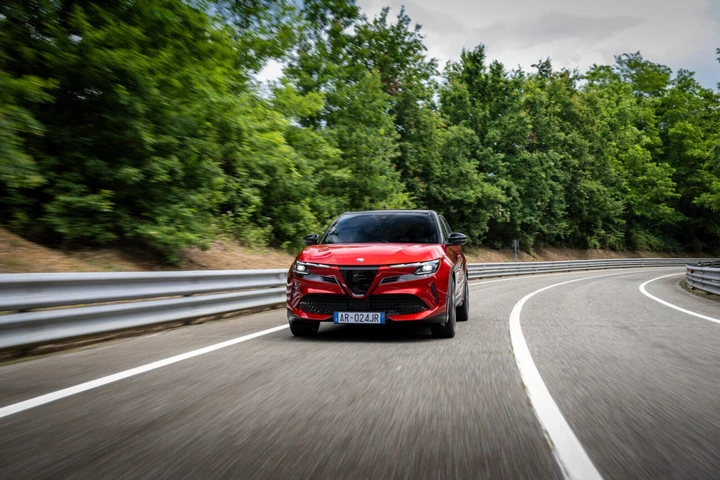 Alfa Romeo cresce nel mercato italiano con Junior e Tonale