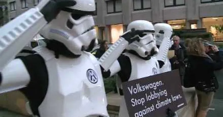 Greenpeace: nel mirino c'è ancora Volkswagen