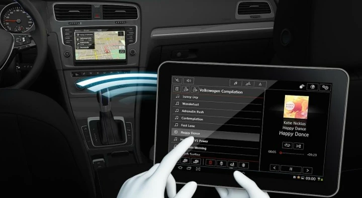 Volkswagen ed LG: accordo per l'auto connessa