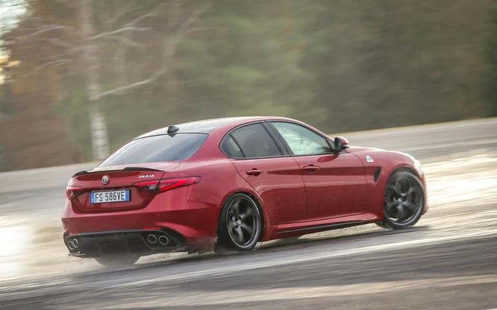 Alfa Romeo e Pirelli insieme in pista per una guida veloce e sicura
