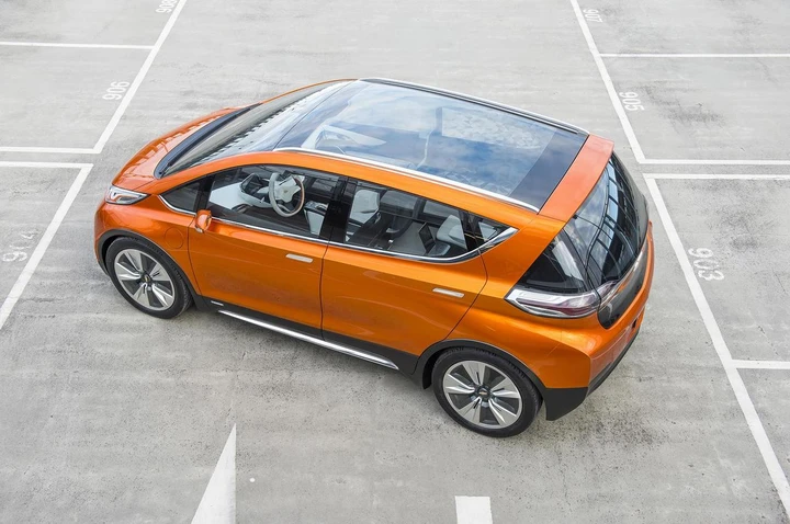 Chevrolet Bolt Concept: le immagini ufficiali