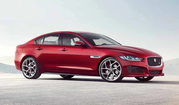 Jaguar XE: immagini e dati tecnici ufficiali