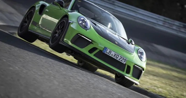 Nuova Porsche 911 GT3 RS: tempo record al Nurburgring