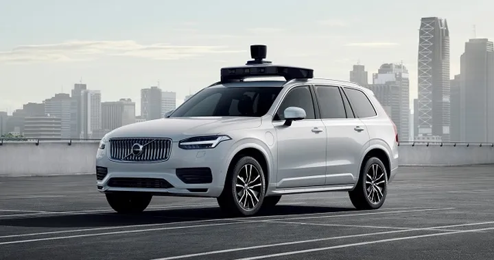Volvo: ecco il prototipo del SUV XC90 a guida autonoma sviluppato insieme a Uber