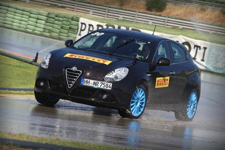 P7 Cinturato Blue: test in pista a Valencia