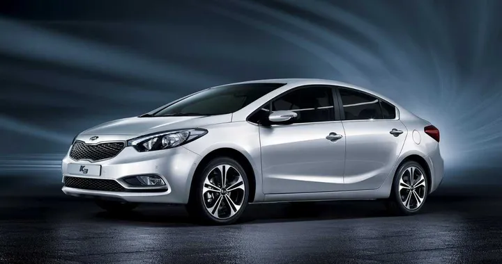 Nuova Kia Forte 2013: le prime immagini ufficiali