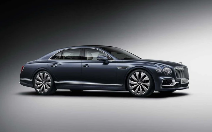 Nuova Bentley Flying Spur, sportività e lusso al top