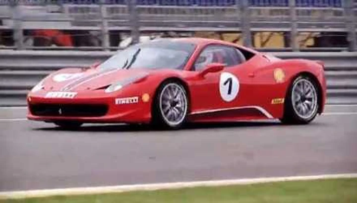 La nuova Ferrari 458 Challenge a Valencia, il video