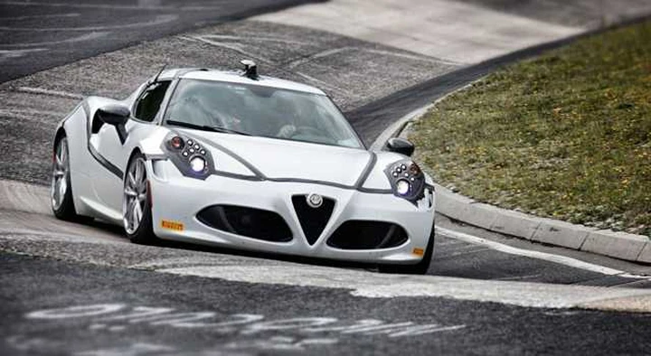 Alfa Romeo 4C: al Nurburgring in 8'04''