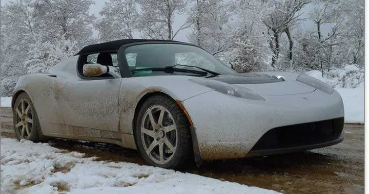 4.350 km con una Tesla Roadster