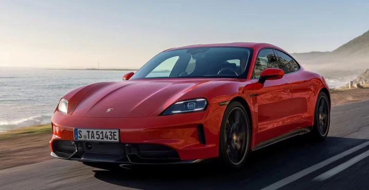 Porsche Taycan 2026: arrivano le marce virtuali e il kit Manthey