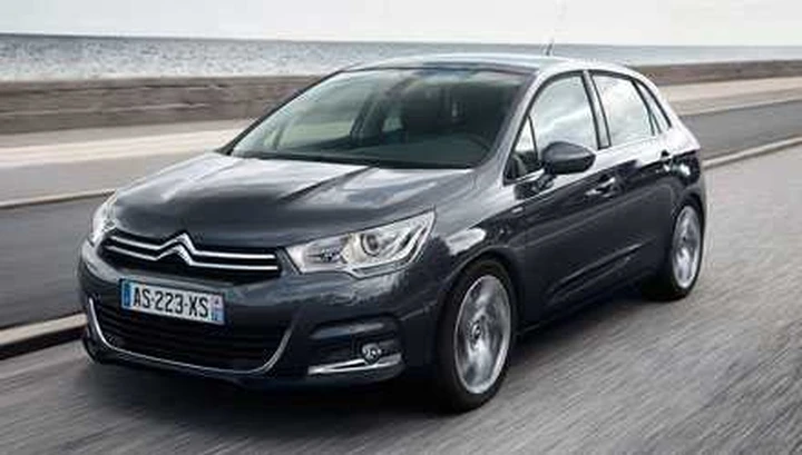 Citroën C4 gioca a basket con l'Armani Jeans
