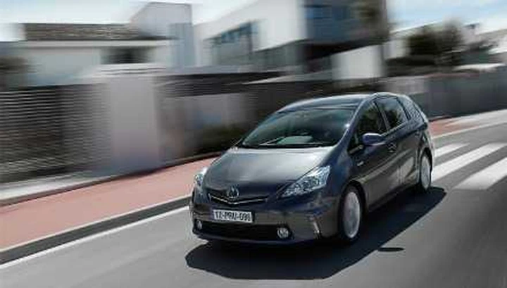 Toyota Prius+: prezzo da 30.400 euro