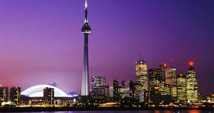 A Toronto via le tasse sull'auto!