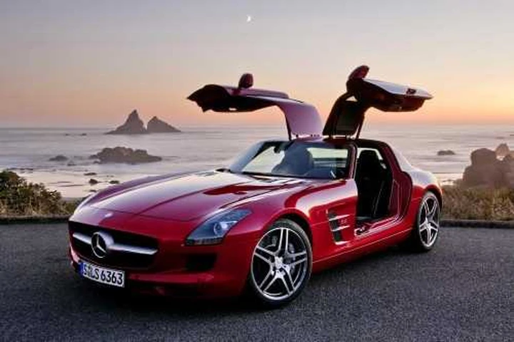 Playboy: la più sexy dell'anno è la Mercedes SLS