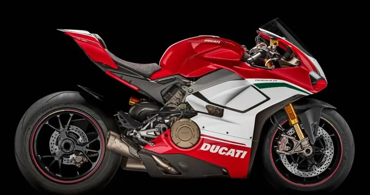 Ducati: una Panigale V4 Speciale per il progetto Blood Bikes