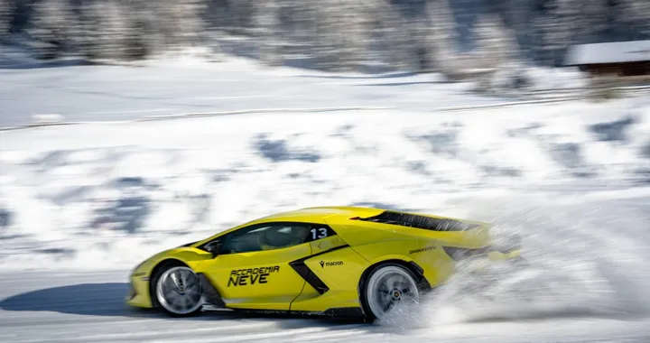 Urus, Revuelto e Huracán Sterrato: Lamborghini riscrive le regole sul ghiaccio