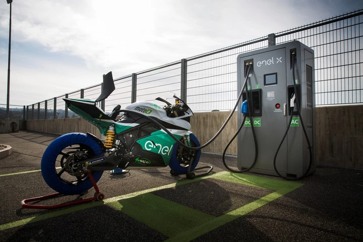 Moto E: presentata a Roma la nuova Coppa del Mondo di Enel dedicata alle moto elettriche
