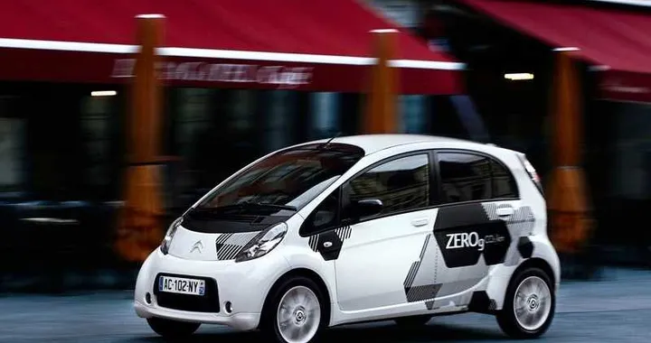 Citroen C-Zero: il giro del mondo con 250 euro