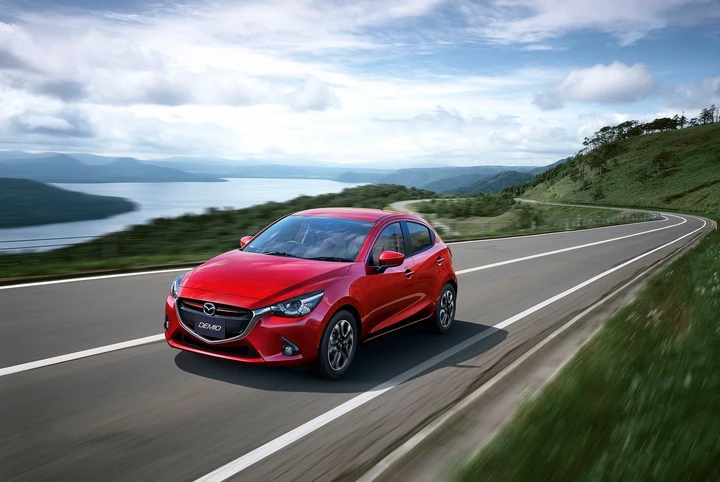 Mazda2 MY 2015: immagini ufficiali