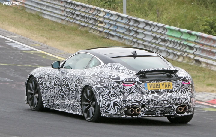 Jaguar F-Type: le foto spia