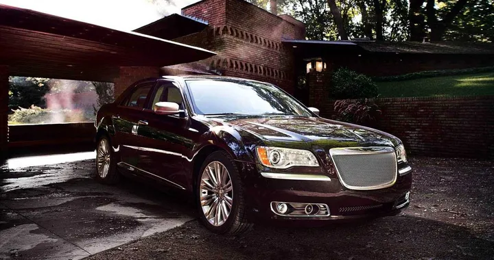 Chrysler 300 Luxury Series