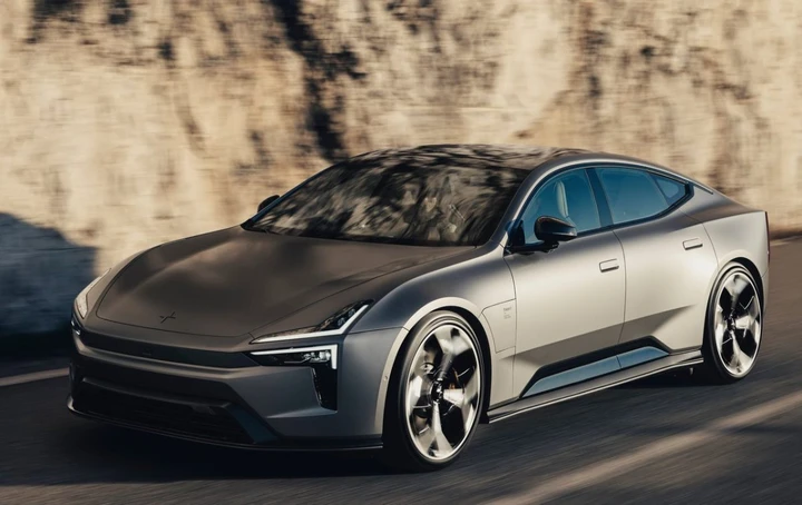 La nuova ammiraglia Polestar 5 ridefinisce la Grand Tourer elettrica